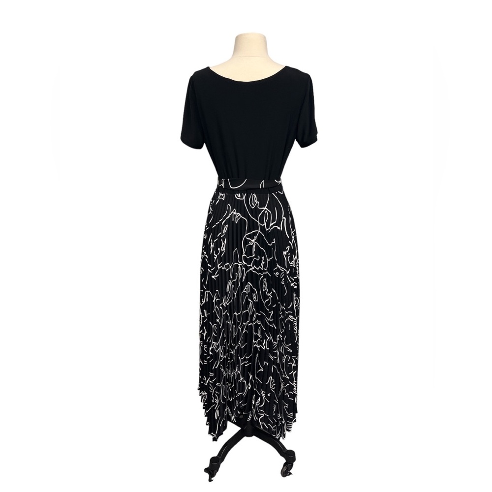 Black And White Floral Joseph Ribkoff Accordion Pleat maxi Dress - Picture 3 of 9